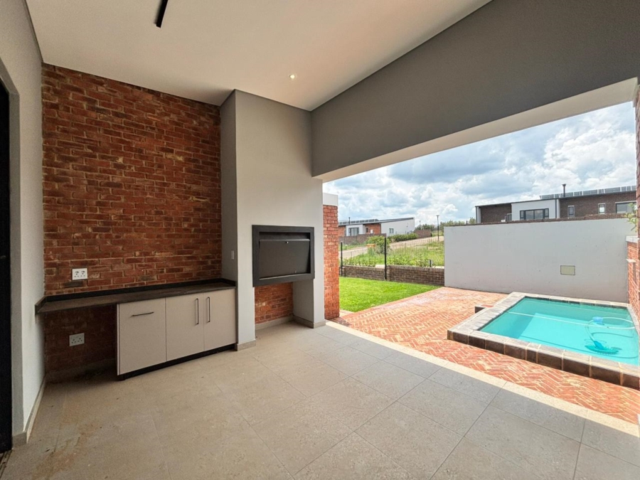 To Let 3 Bedroom Property for Rent in Helderzicht Eco Estate North West